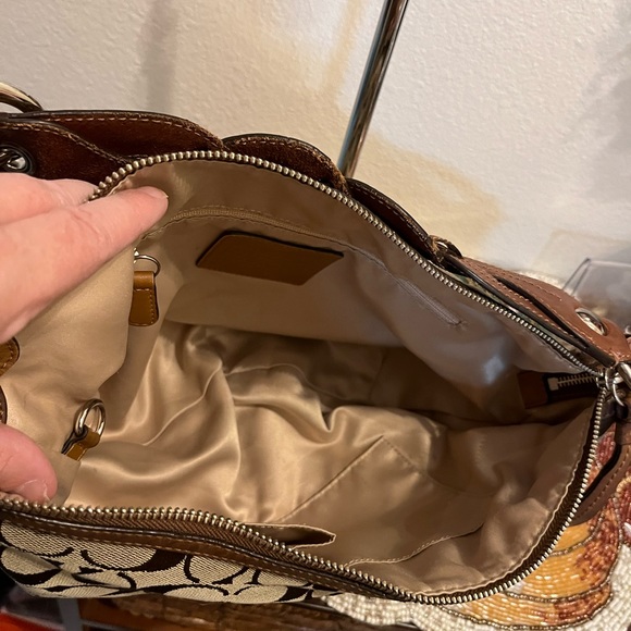 COACH Khaki/BrownSignature ShoulderBag.LeatherBraided Handle.SilverHardware.EUC - Picture 5 of 7